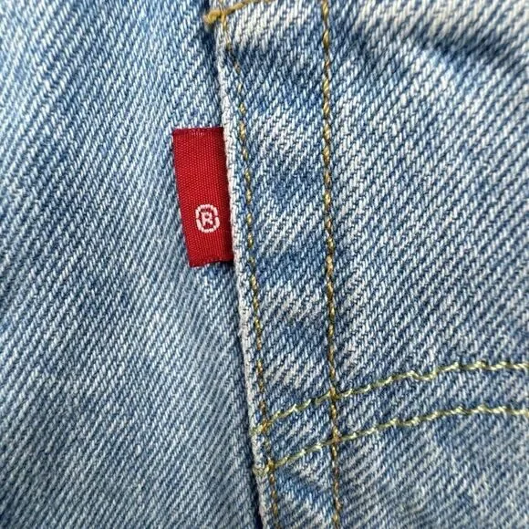 Levi's 501 High Rise Shorts Weak In The Knees Light Wash - Picture 9 of 13